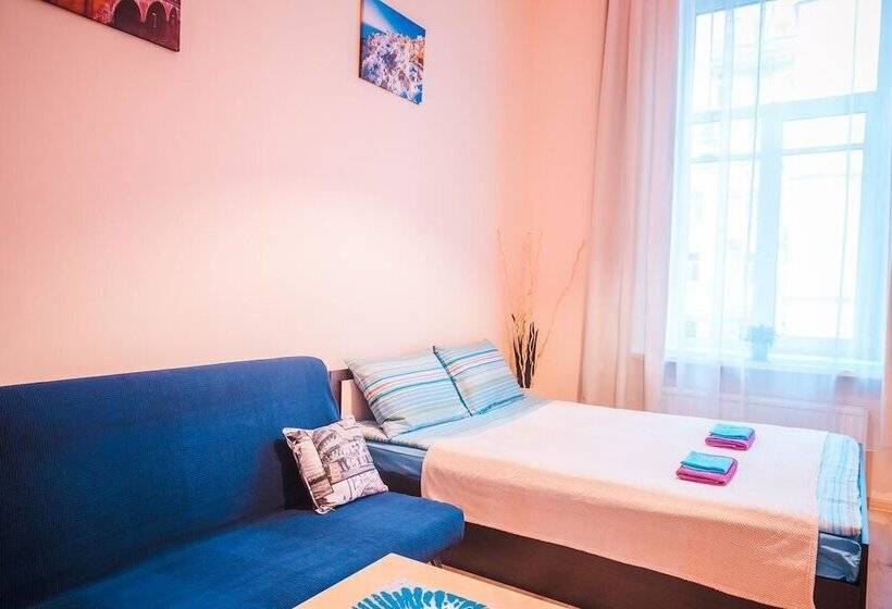 اتاق استاندارد, Ave Peter Hostel