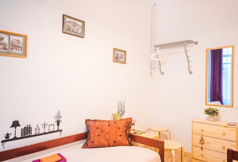 اتاق استاندارد, Ave Peter Hostel