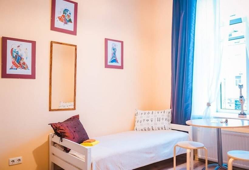 اتاق استاندارد, Ave Peter Hostel