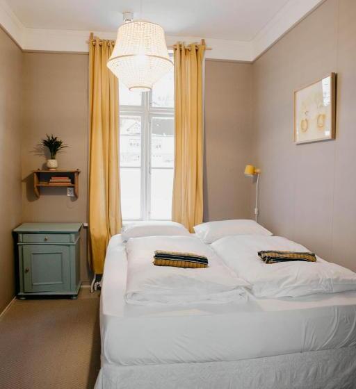 اتاق اکونومی, Hafaldan Hi Hostel, Old Hospital Building