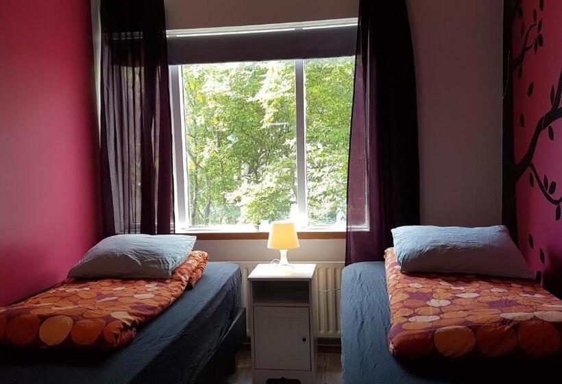 اتاق استاندارد با سرویس بهداشتی مشترک, Selfoss Hostel