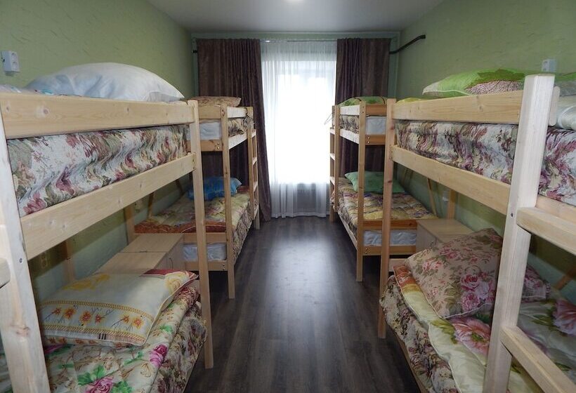 تختخواب در اتاق مشترک, Hostel Romanov