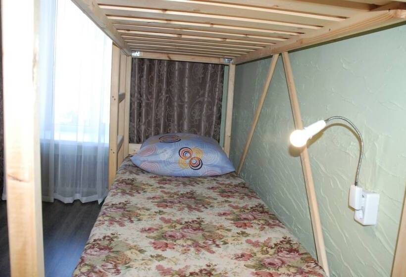 تختخواب در اتاق مشترک, Hostel Romanov