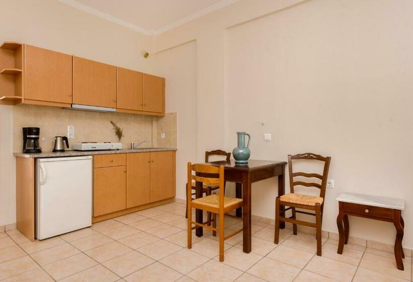 Habitació Àtic, Casa Iphigenia