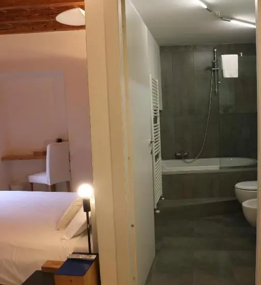 اتاق خانوادگی, New Fontana Rooms
