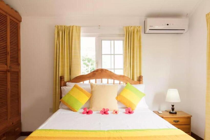 ویلای یک اتاق خوابه با استخر شنا, Villa Confort