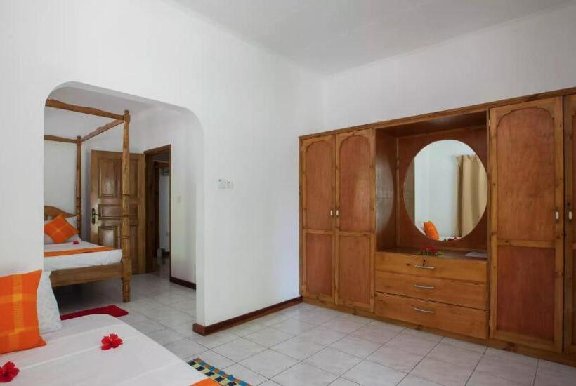 ویلای یک اتاق خوابه با استخر شنا, Villa Confort