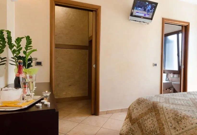 اتاق لوکس سه تخته, B&b L Antica Rimessa