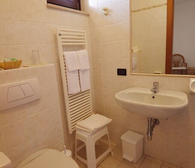 マウンテンビュースタンダードルーム, San Remo