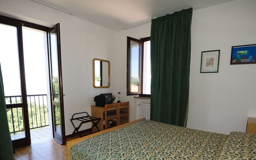 レイクビュースタンダードルーム, San Remo