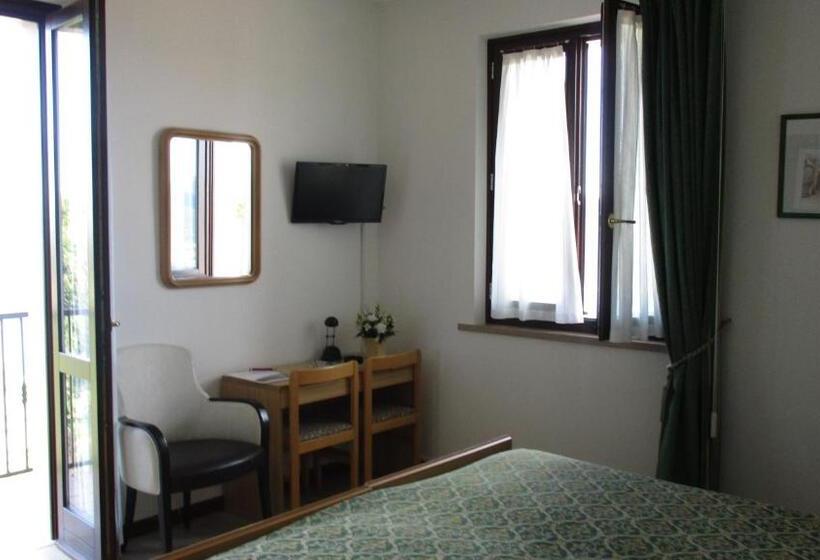 レイクビュースタンダードルーム, San Remo