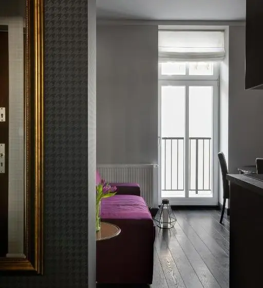 １ベッドルームアパートメント, Too Good Apartments