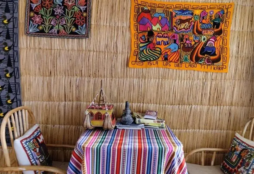 Suite with lake view, Uros Titikaka The Best Lodge