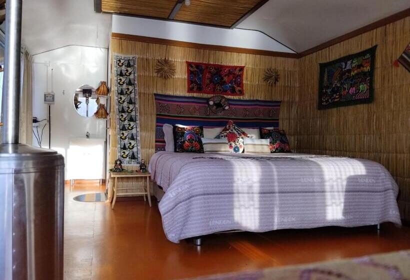 Suite with lake view, Uros Titikaka The Best Lodge