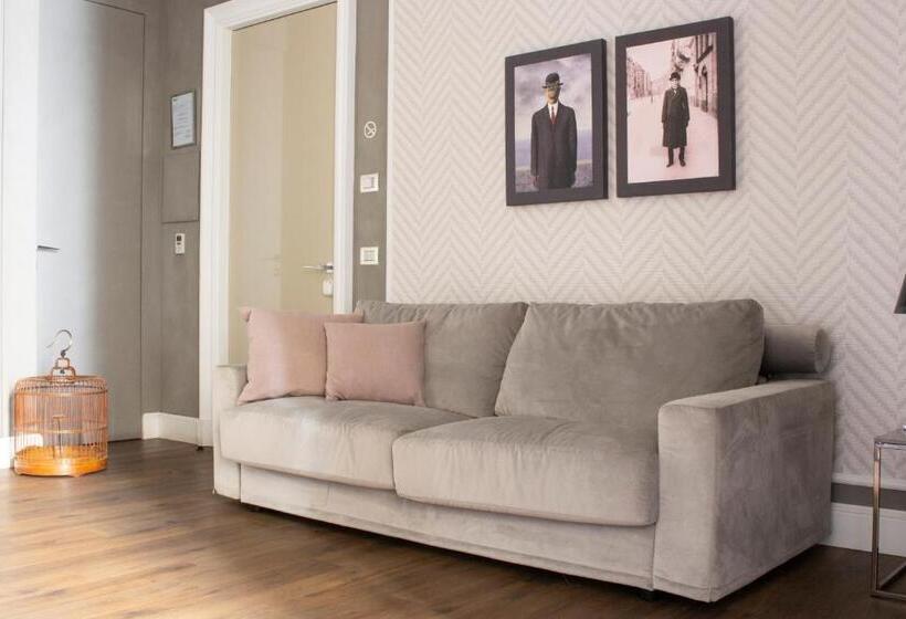 سوییت جونیور لوکس, Le Quattro Dame Luxury Suites