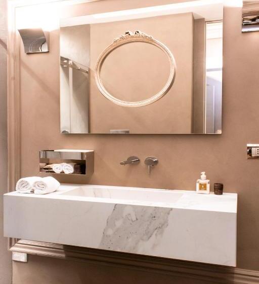 سوییت جونیور لوکس, Le Quattro Dame Luxury Suites