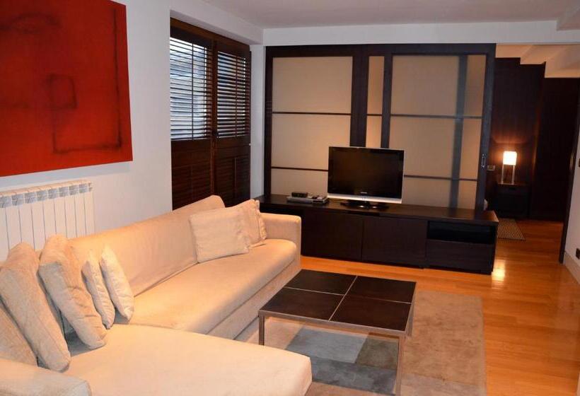 דירת חדר, Residence 1898