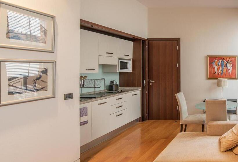 דירת חדר, Residence 1898