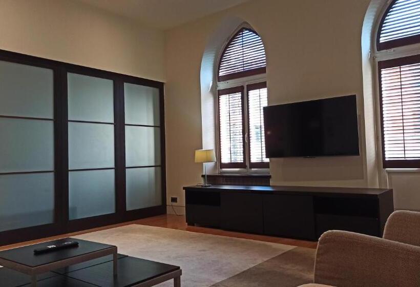 דירת חדר דלוקס, Residence 1898