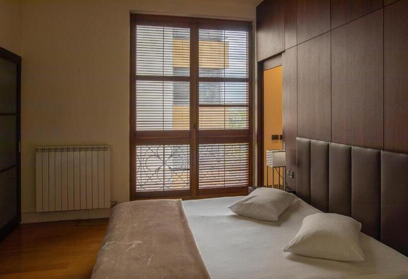 דירת חדר דלוקס, Residence 1898