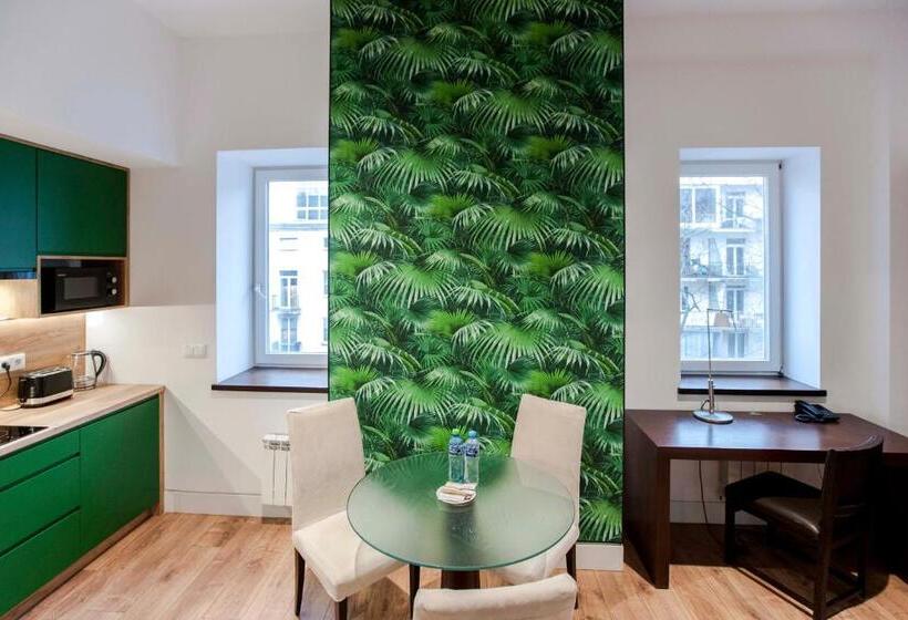 חדר משפחתי, Residence 1898