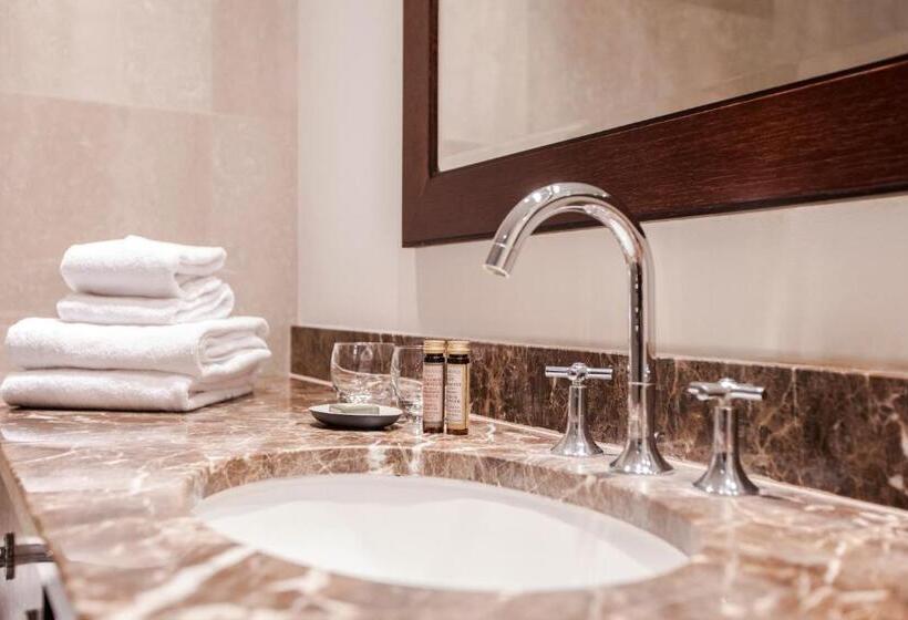 חדר בסיסי, Residence 1898