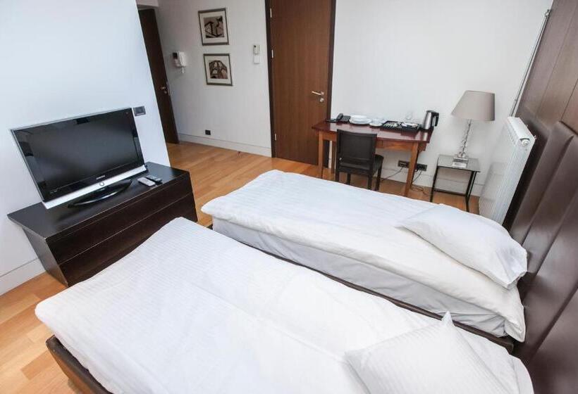 חדר בסיסי, Residence 1898