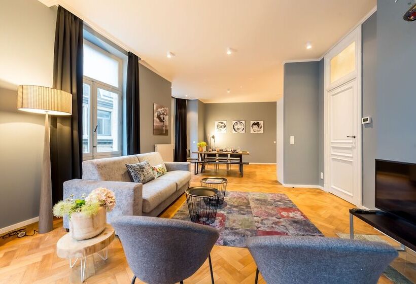 Deluxe Appartement met 2 Slaapkamers, Smartflats Design  Grandplace