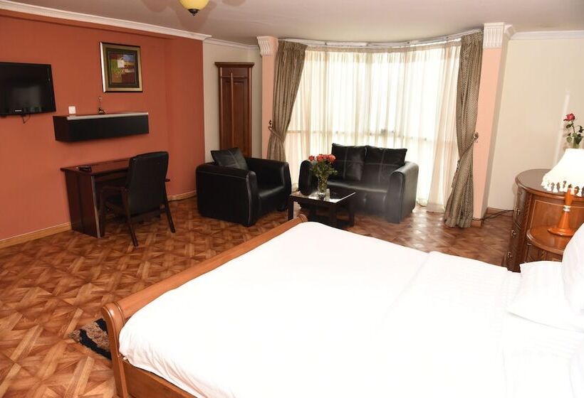 سوییت جونیور, Diplomat Luxury Furnished Apartments