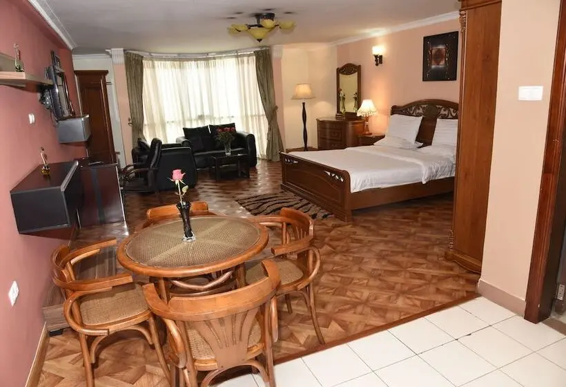 سوییت جونیور, Diplomat Luxury Furnished Apartments