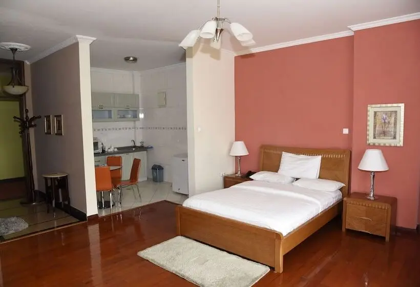 استودیوی استاندارد, Diplomat Luxury Furnished Apartments