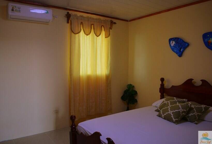 جناح ديلوكس, Bocas Reef