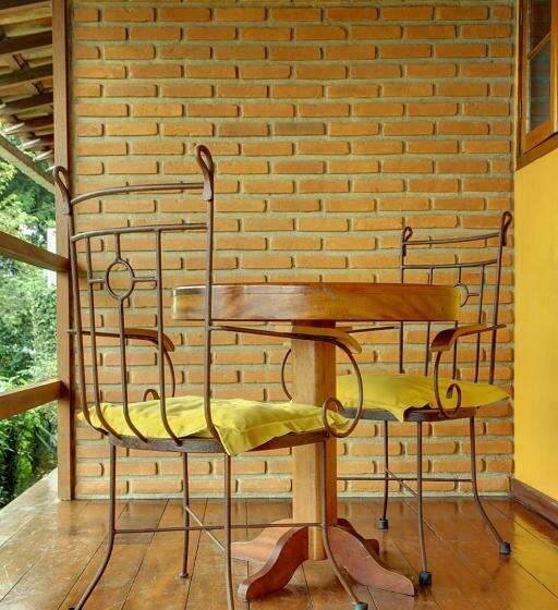 اتاق لوکس با بالکن, Pousada Morro Do Forte