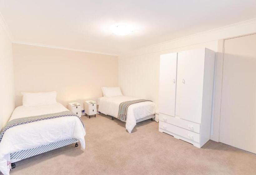 デラックスファミリールーム, Warburton Lodge