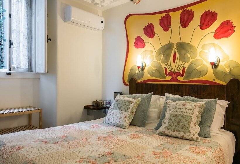 اتاق عادی, Chalet Saudade