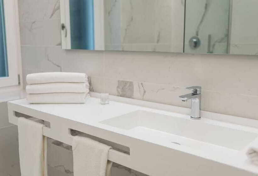 اتاق لوکس سه تخته, Trevi Elite Rome