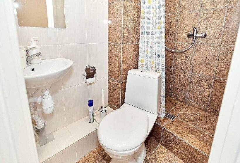 غرفة قياسية, Seven Bridges