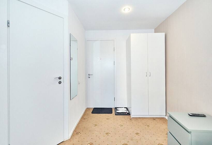 غرفة قياسية, Seven Bridges