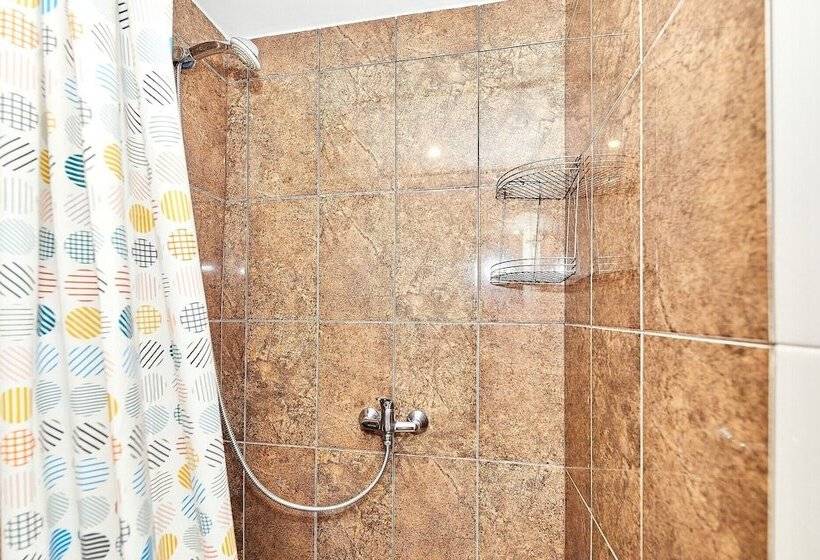 غرفة قياسية, Seven Bridges