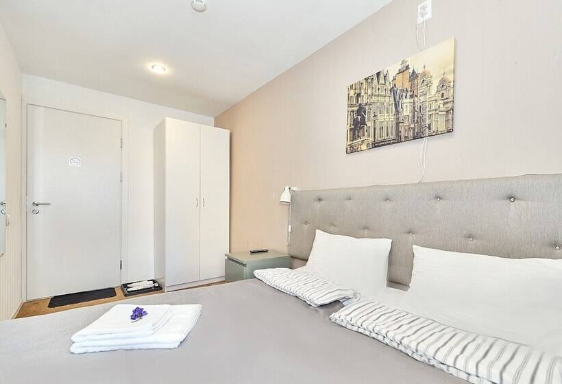 غرفة قياسية, Seven Bridges