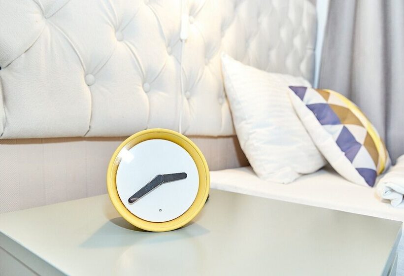 غرفة قياسية فردية, Seven Bridges