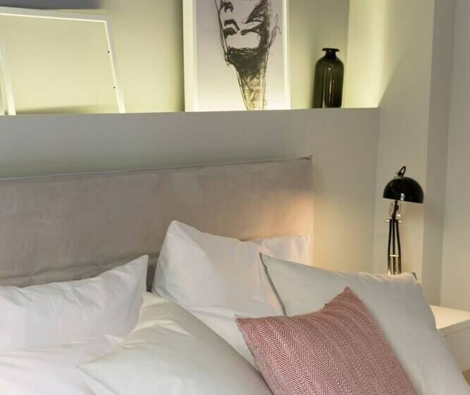 1 Sovrums Lägenhet med Balkong, Muses Residence