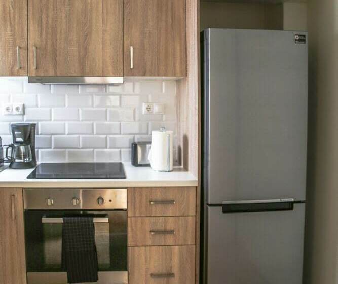 1 Sovrums Lägenhet med Balkong, Muses Residence