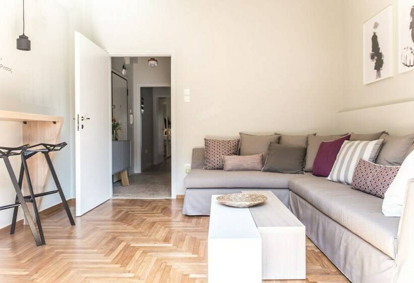 1 Sovrums Lägenhet med Balkong, Muses Residence