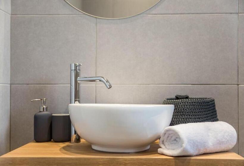 2 Sovrums Lägenhet, Muses Residence