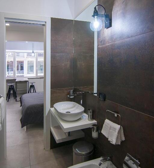 استودیوی استاندارد, Relais Castel Nuovo