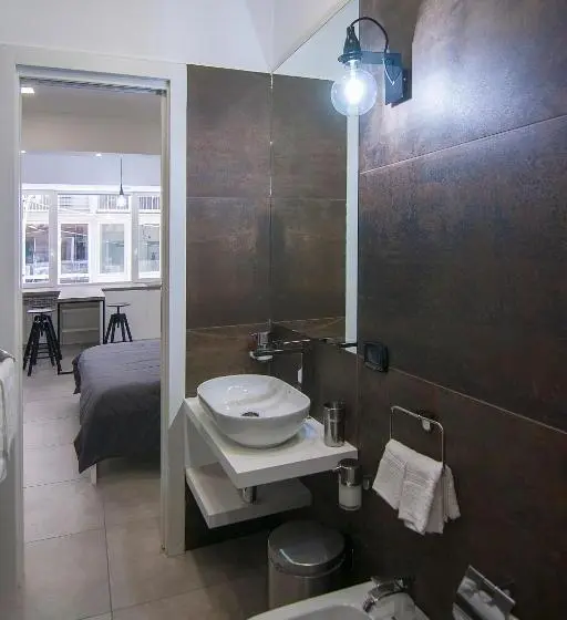 استودیوی استاندارد, Relais Castel Nuovo