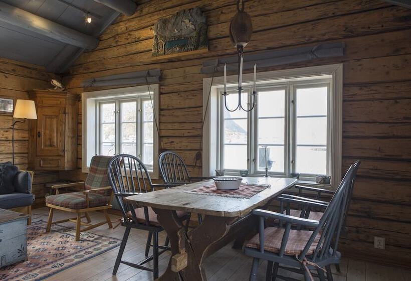 小室, Reine Rorbuer By Classic Norway Hotels