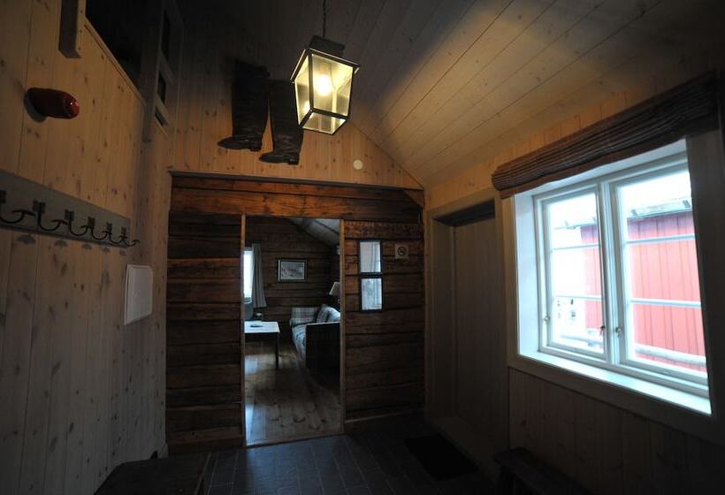 小室, Reine Rorbuer By Classic Norway Hotels