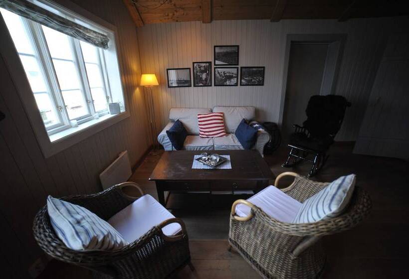 小室, Reine Rorbuer By Classic Norway Hotels